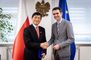 Spotkanie wiceministra infrastruktury Piotra Malepszaka z ambasadorem Japonii