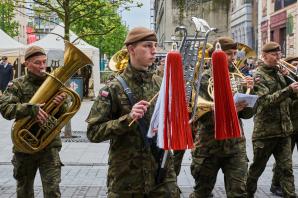Orkiestra Reprezentacyjna WOT zagrała na święcie    9 Łódzkiej Brygady Obrony Terytorialnej.  