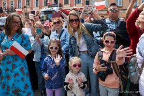 [VIDEO] Obchody Święta Narodowego Trzeciego Maja z udziałem pary prezydenckiej